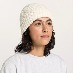 Elegant White Knit Beanie